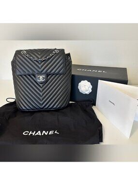 Chanel Black Chevron Quilted Lambskin Leather Large Urban Spirit Backpack